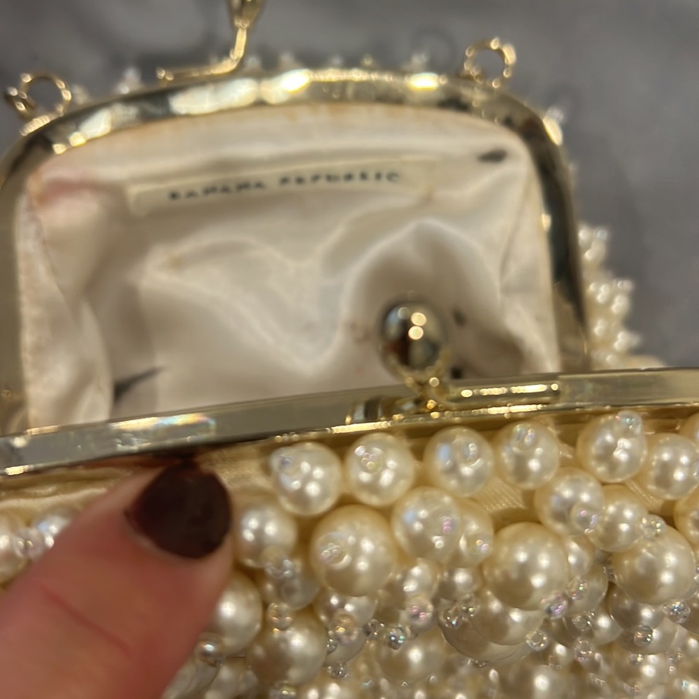 Banana Republic Pearl Clutch Bag - Picture 4 of 8